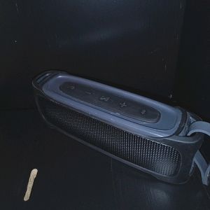 Blackweb Bluetooth Speaker